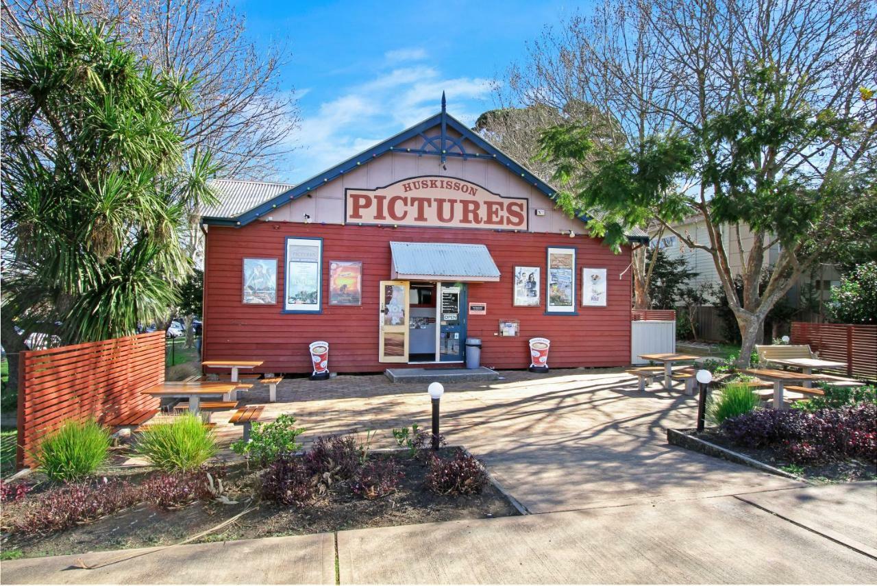 Huskisson Holiday Motel Cabins Jervis Bay Bagian luar foto